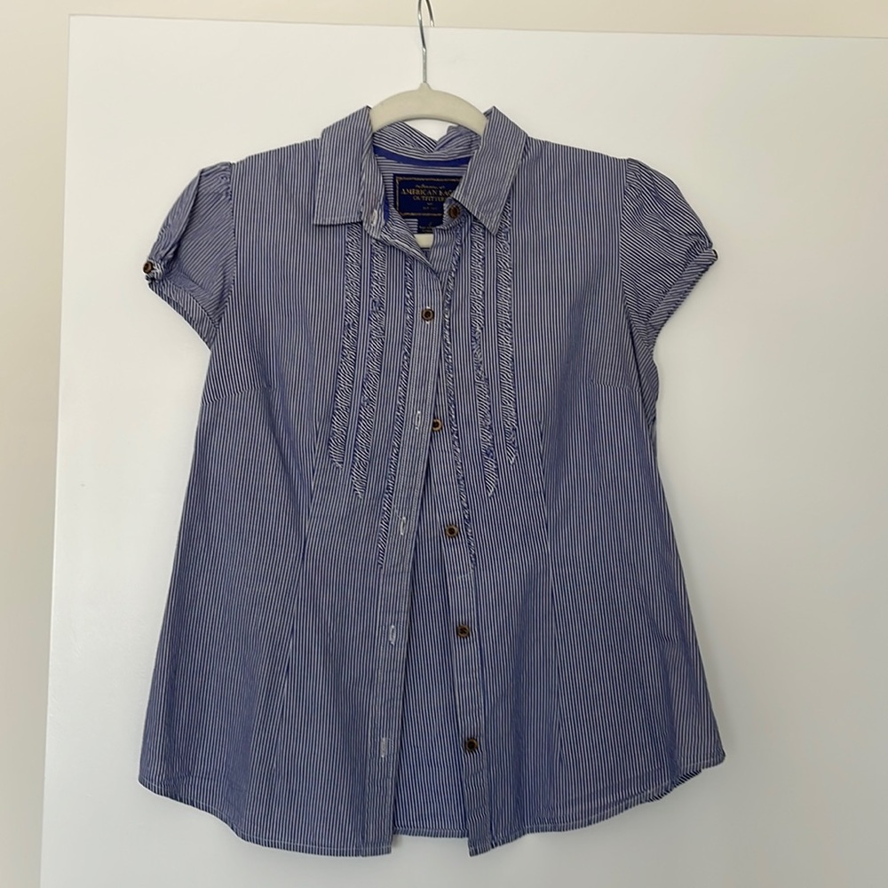 American Eagles size 8 blue striped blouse.